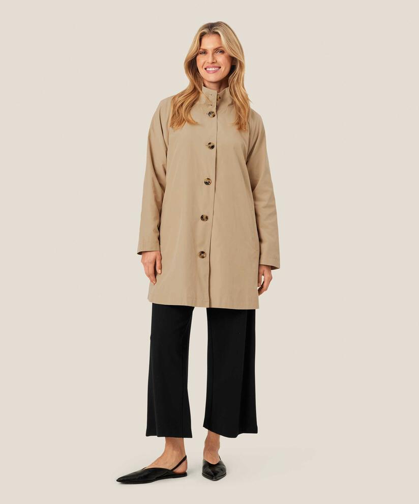 Teresa Coat, Safari